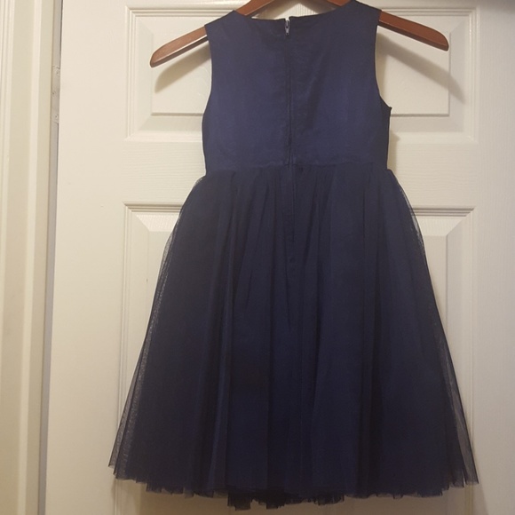 Beautiful dress - Picture 3 of 3